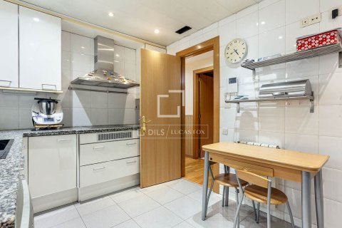 Apartament w Barcelona, Hiszpania 4 sypialnie, 130 mkw. nr 150964 – zdjęcie 10