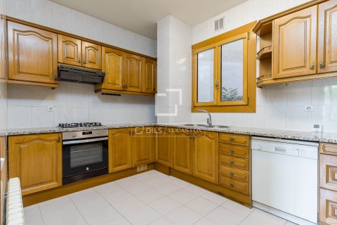Apartament w Barcelona, Hiszpania 5 sypialni, 181 mkw. nr 150960 – zdjęcie 11