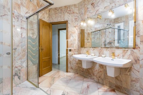 Apartament w Barcelona, Hiszpania 5 sypialni, 181 mkw. nr 150960 – zdjęcie 9