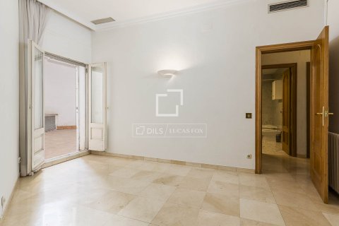 Apartament w Barcelona, Hiszpania 5 sypialni, 181 mkw. nr 150960 – zdjęcie 21