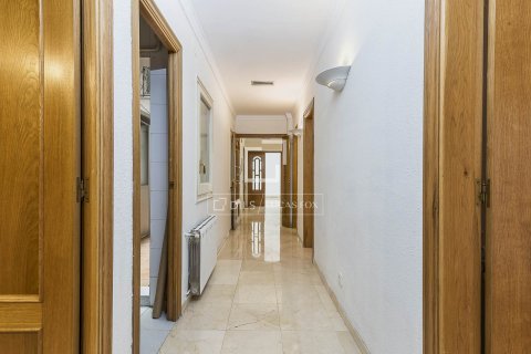 Apartament w Barcelona, Hiszpania 5 sypialni, 181 mkw. nr 150960 – zdjęcie 28