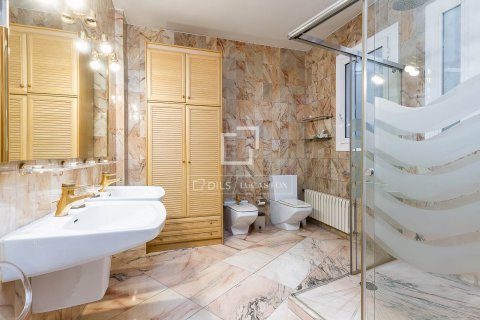 Apartament w Barcelona, Hiszpania 5 sypialni, 181 mkw. nr 150960 – zdjęcie 7