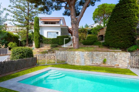 Villa in Cabrils, Barcelona, Spain 4 bedrooms, 281 sq.m. No. 150962