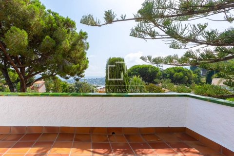 Villa for sale in Cabrils, Barcelona, Spain 4 bedrooms, 281 sq.m. No. 150962 - photo 5