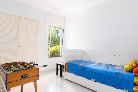 Villa for sale in Cabrils, Barcelona, Spain 4 bedrooms, 281 sq.m. No. 150962 - photo 28