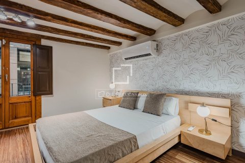 Apartament w Barcelona, Hiszpania 1 sypialnia, 79 mkw. nr 150959 – zdjęcie 17