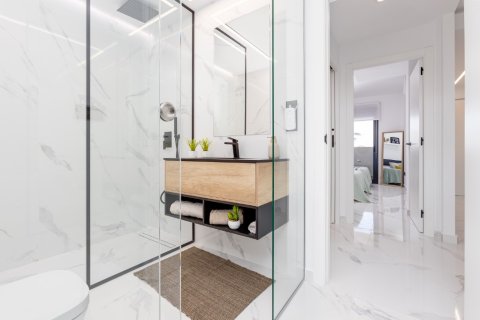 Huoneisto myytävänä Guardamar del Segura, Alicante, Espanja, 3 makuuhuonetta, 96 m2 No. 144871 - kuva 13