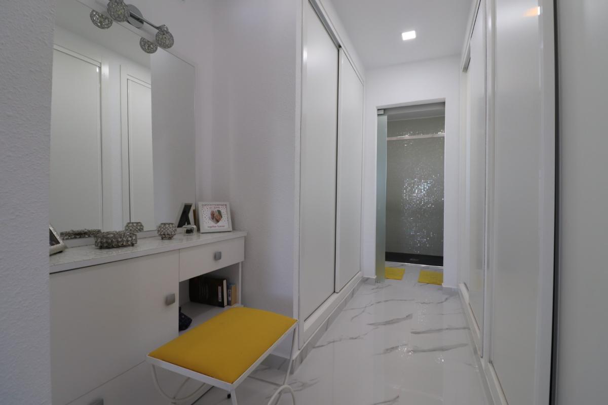 Вилла в Альгорфа, Аликанте, Испания 5 спален, 375м2 №148929