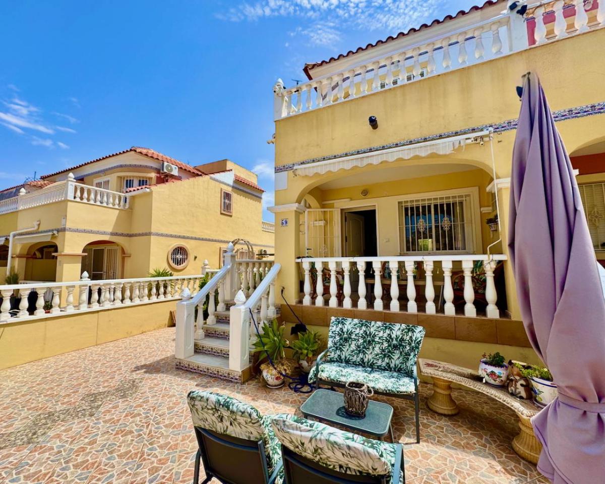 Villa a Algorfa, Alicante, Spagna 3 camere da letto, 85 mq. N° 148930