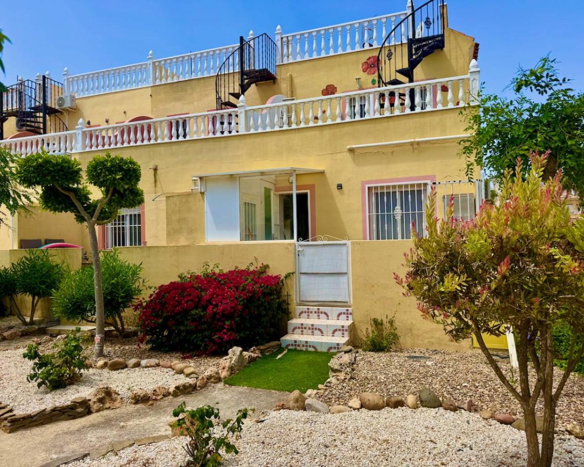 Villa a Algorfa, Alicante, Spagna 3 camere da letto, 85 mq. N° 148930