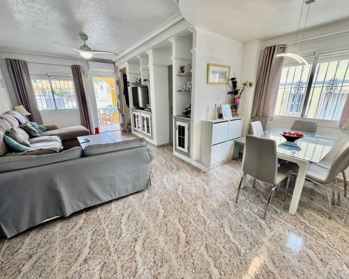 Villa a Algorfa, Alicante, Spagna 3 camere da letto, 85 mq. N° 148930