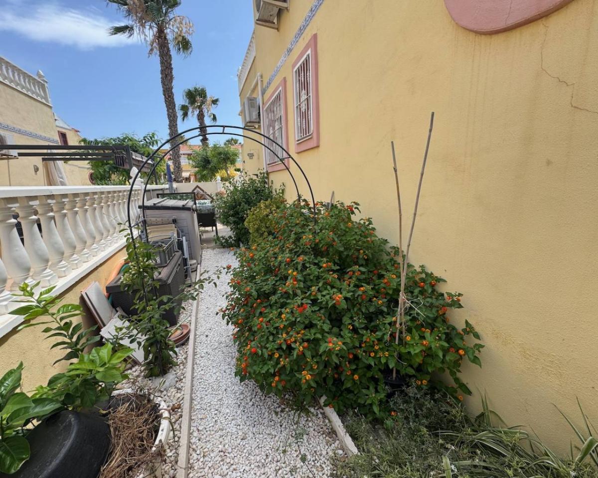 Villa a Algorfa, Alicante, Spagna 3 camere da letto, 85 mq. N° 148930