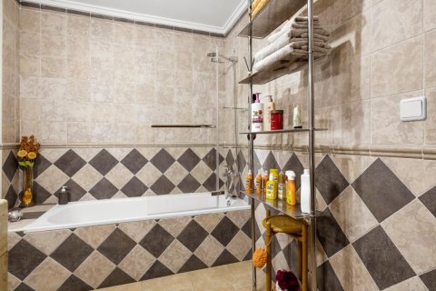 Villa for sale in Algorfa, Alicante, Spain 3 bedrooms, 271 sq.m. No. 148931 - photo 22