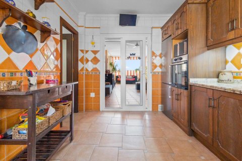 Villa for sale in Algorfa, Alicante, Spain 3 bedrooms, 271 sq.m. No. 148931 - photo 9