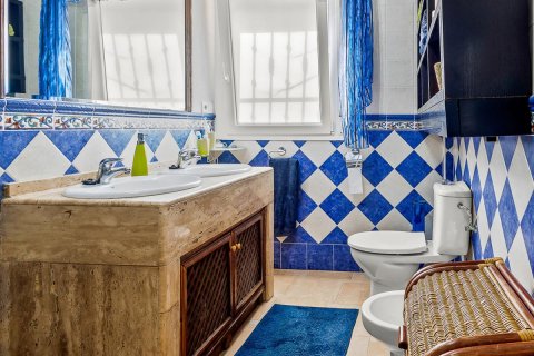 Villa for sale in Algorfa, Alicante, Spain 3 bedrooms, 271 sq.m. No. 148931 - photo 18