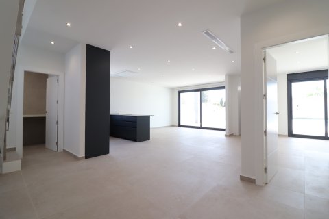 Villa for sale in Ciudad Quesada, Alicante, Spain 3 bedrooms, 311 sq.m. No. 146604 - photo 11