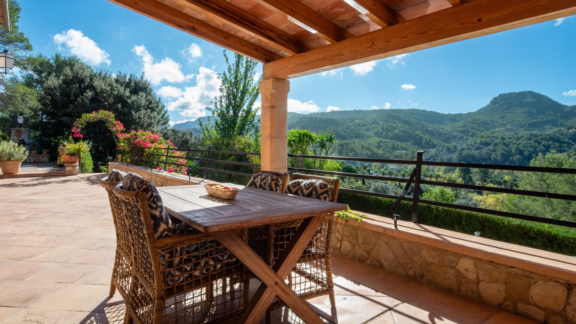 Finca a Puigpunyent, Mallorca, Spagna 5 camere da letto, 499 mq. N° 141434