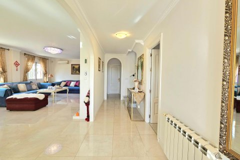 Villa for sale in Alicante, Spain 4 bedrooms, 185 sq.m. No. 164368 - photo 30