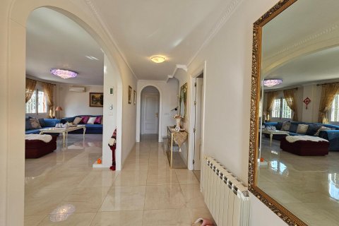Villa for sale in Alicante, Spain 4 bedrooms, 185 sq.m. No. 164368 - photo 29