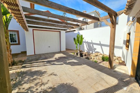 Villa for sale in Alicante, Spain 4 bedrooms, 185 sq.m. No. 164368 - photo 22