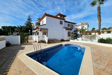 Villa for sale in Alicante, Spain 4 bedrooms, 185 sq.m. No. 164368 - photo 11