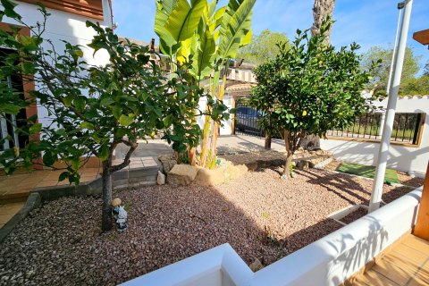 Villa for sale in Alicante, Spain 4 bedrooms, 185 sq.m. No. 164368 - photo 18