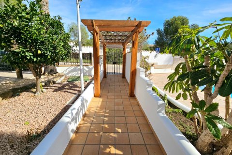 Villa for sale in Alicante, Spain 4 bedrooms, 185 sq.m. No. 164368 - photo 17