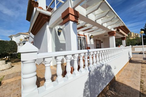 Villa for sale in Alicante, Spain 4 bedrooms, 185 sq.m. No. 164368 - photo 15