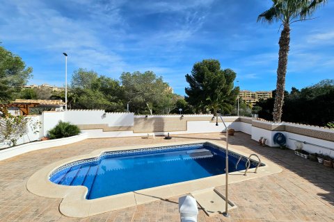 Villa for sale in Alicante, Spain 4 bedrooms, 185 sq.m. No. 164368 - photo 7