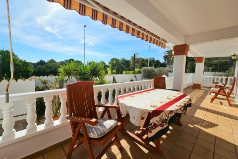 Villa for sale in Alicante, Spain 4 bedrooms, 185 sq.m. No. 164368 - photo 4