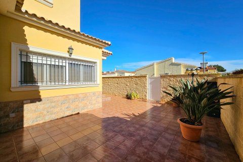 Villa for sale in San Fulgencio, Alicante, Spain 3 bedrooms, 141 sq.m. No. 164367 - photo 8