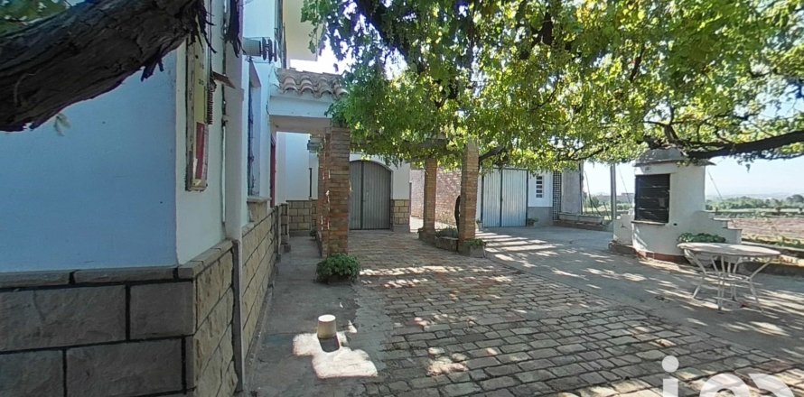 Māja Lleida, Spānijā 8 istabas, 413 m2 Nr. 153017