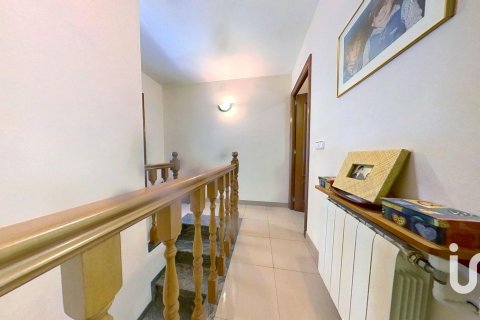 House à vendre à Sabadell, Barcelona, Espagne, 4 chambres, 93 m2 No. 153014 - photo 28