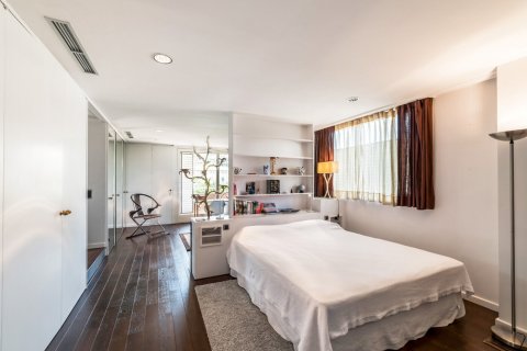 Apartment for rent in Barcelona, Spain 5 bedrooms,  No. 141047 - photo 3