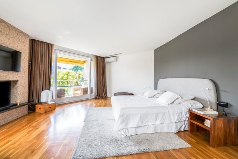 Apartment for rent in Barcelona, Spain 5 bedrooms,  No. 141047 - photo 6