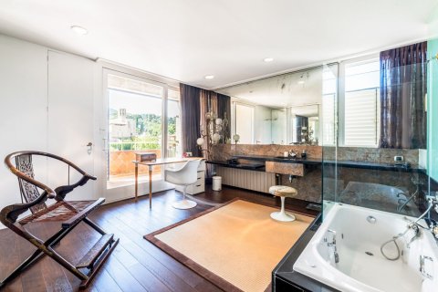 Apartment for rent in Barcelona, Spain 5 bedrooms,  No. 141047 - photo 13