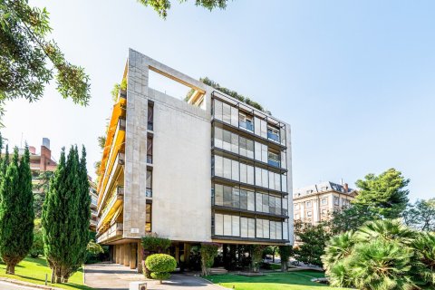 Apartment for rent in Barcelona, Spain 5 bedrooms,  No. 141047 - photo 15