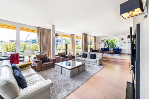 Apartment for rent in Barcelona, Spain 5 bedrooms,  No. 141047 - photo 7