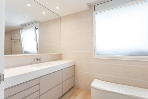 House for rent in Barcelona, Spain 7 bedrooms, No. 141050 - photo 9