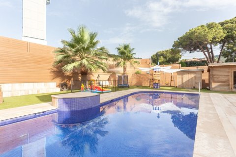 House for rent in Barcelona, Spain 7 bedrooms, No. 141050 - photo 14