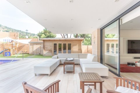 House for rent in Barcelona, Spain 7 bedrooms, No. 141050 - photo 1