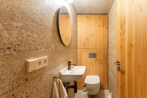 House for rent in Barcelona, Spain 5 bedrooms,  No. 141051 - photo 13