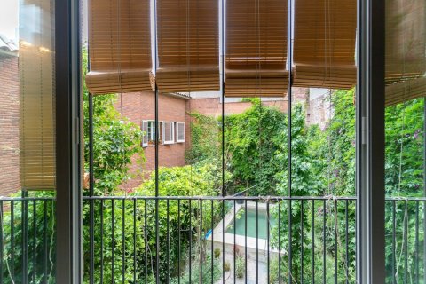 House for rent in Barcelona, Spain 5 bedrooms,  No. 141051 - photo 16