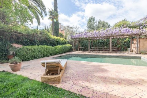 Dom w Barcelona, Hiszpania 6 sypialni, nr 141052 – zdjęcie 1