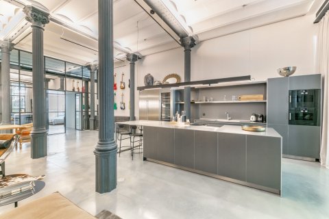 Apartment for rent in Barcelona, Spain 2 bedrooms,  No. 141049 - photo 3