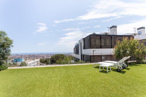 House for rent in Barcelona, Spain 7 bedrooms, No. 141046 - photo 2