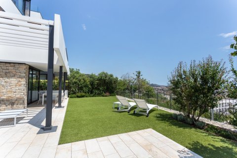 House for rent in Barcelona, Spain 7 bedrooms, No. 141046 - photo 3