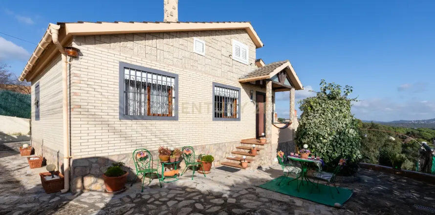 House à Fogars de la Selva, Barcelona, Espagne 4 chambres, 130 m2 No. 166972