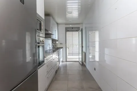 Huoneisto myytävänä Badalona, Barcelona, Espanja, 3 makuuhuonetta, 107 m2 No. 166974 - kuva 12