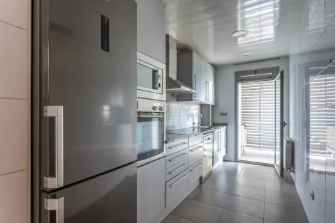 Huoneisto myytävänä Badalona, Barcelona, Espanja, 3 makuuhuonetta, 107 m2 No. 166974 - kuva 13
